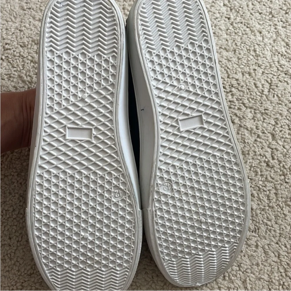 Men’s canvas shoes - Picture 8 of 11